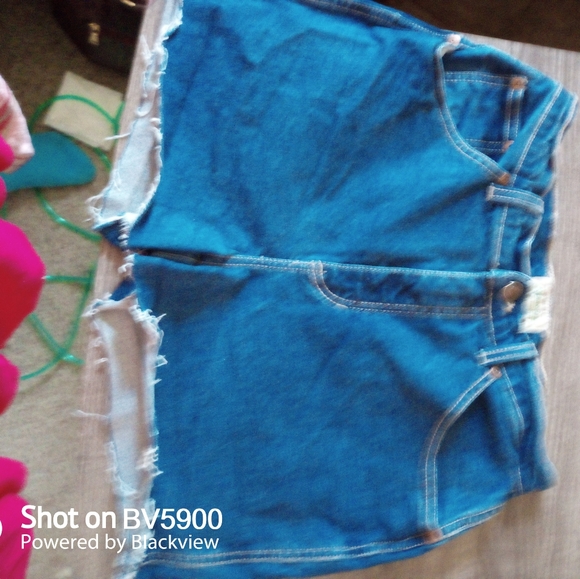 Denim shorts - Picture 1 of 4